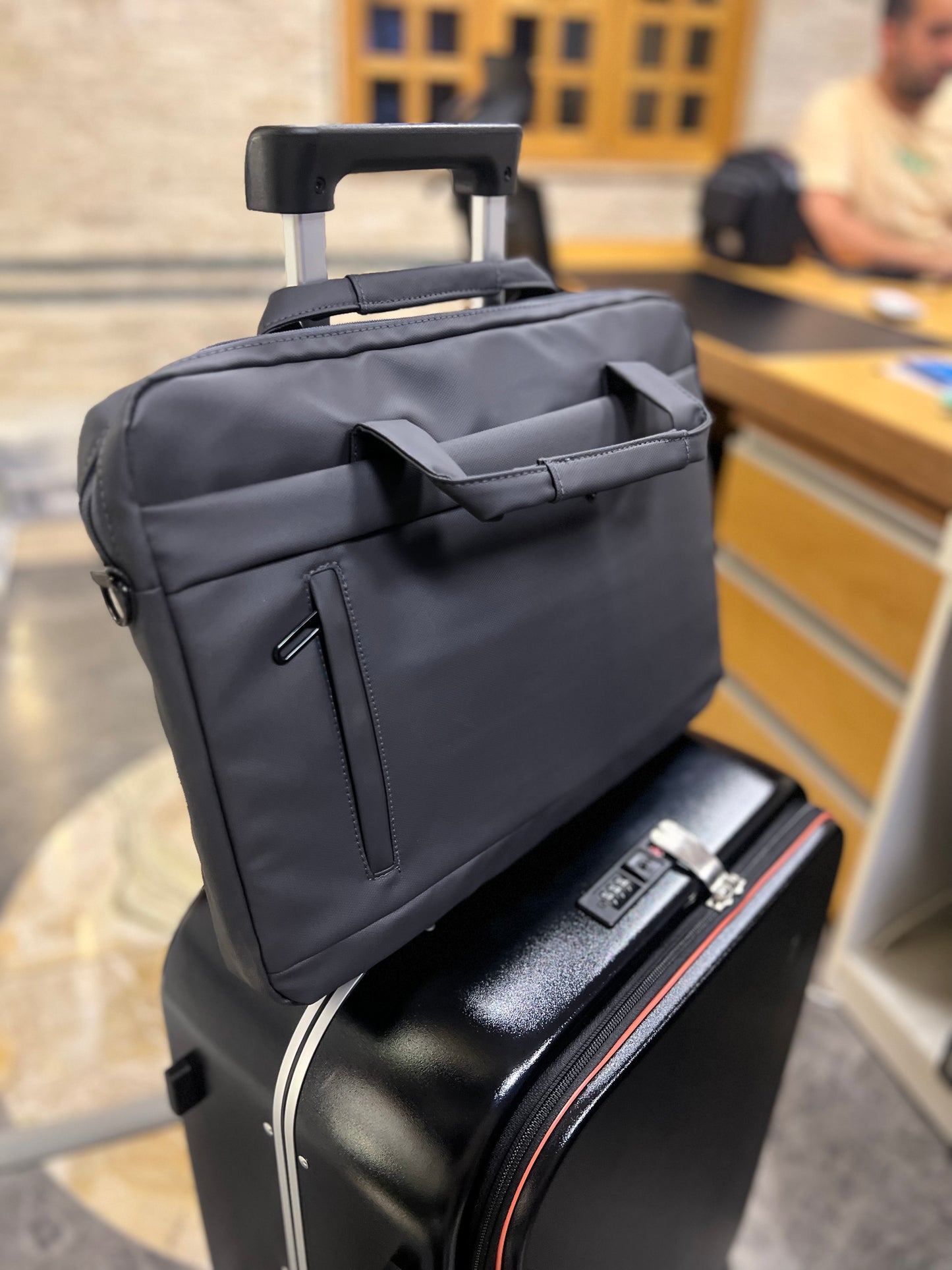 Simple Lightweight Muti Functional - waterproof Laptop Bag