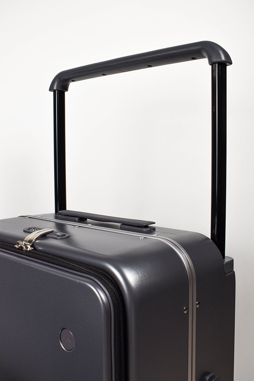 Grey Mixi Suitcase (23kilos)