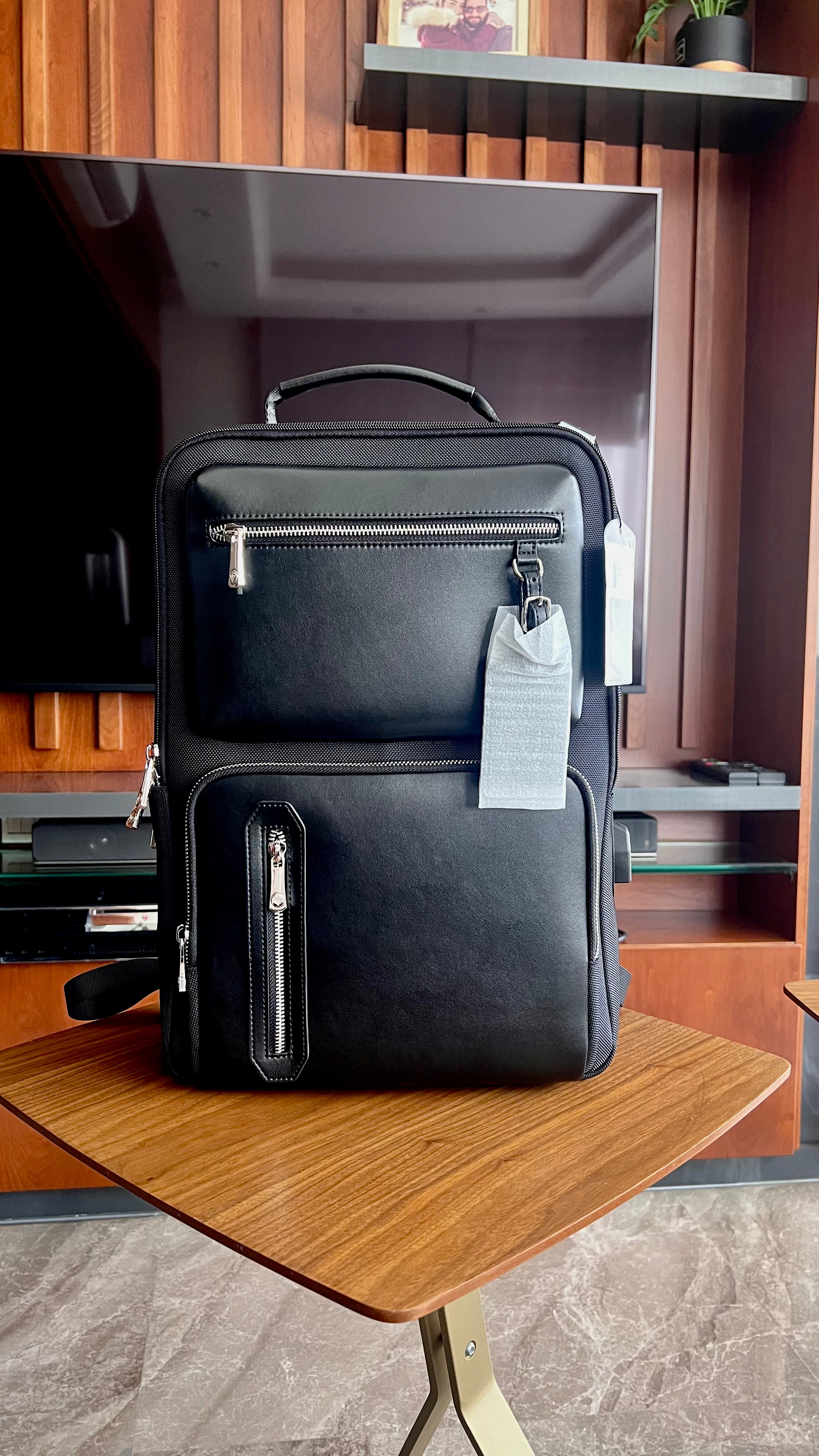 Stand out from the crowd (Limited Edition)