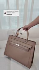 Victoria ( Édition 2026) 15.6 inch